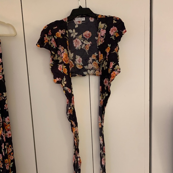 FLYNN SKYE Two Piece- Wrap Crop Top with High Waisted Skirt Large /Medium - Picture 6 of 10